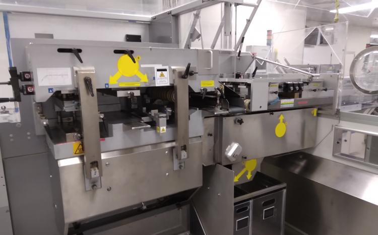 Ligne blister Alu/Alu Uhlmann 1030 avec encartonneuse Uhlmann C130
