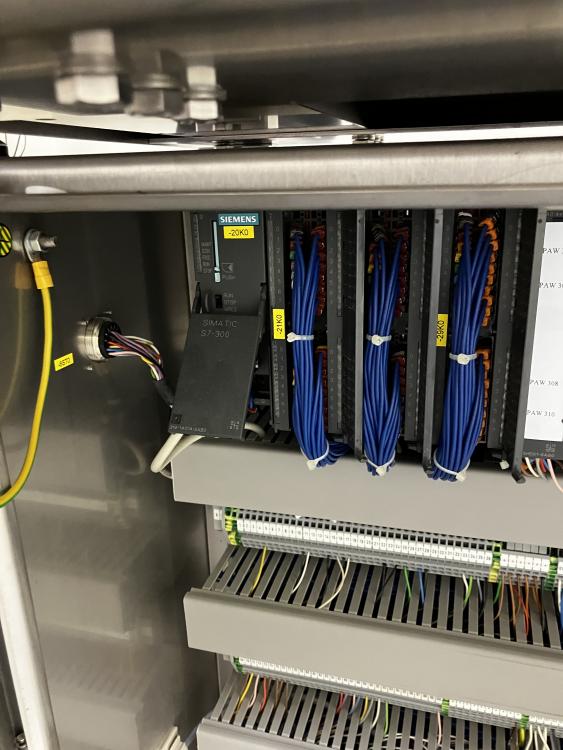 Mireuse semi-automaitque pour vials SEIDENADER V90-AVSB/75-LR