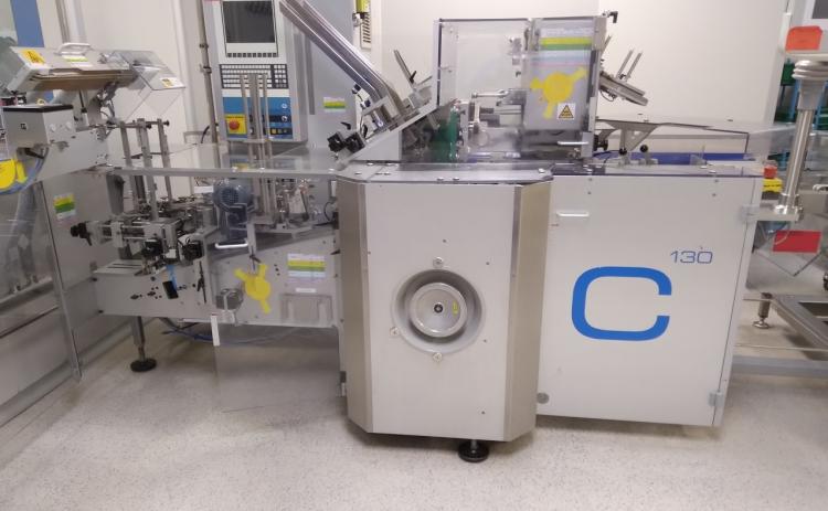 Ligne blister Alu/Alu Uhlmann 1030 avec encartonneuse Uhlmann C130