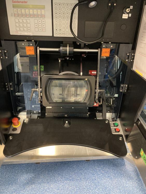 Mireuse semi-automaitque pour vials SEIDENADER V90-AVSB/60-LR