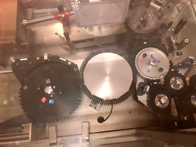 Etiqueteuse automatique pour ampoules, cartouches et vials Bausch & Stroebel ESA 1025