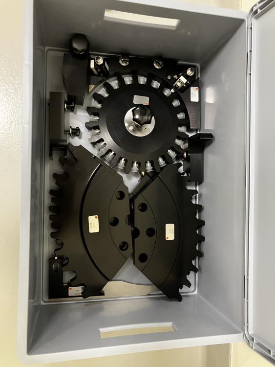Mireuse semi-automaitque pour vials SEIDENADER V90-AVSB/75-LR