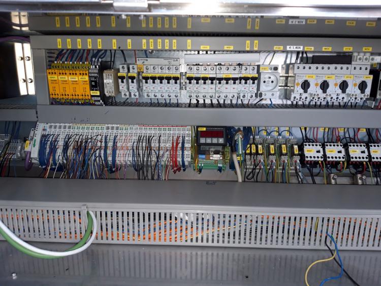 Machine automatique de détection de micro-fuites pour ampoules BOSCH KLD1042