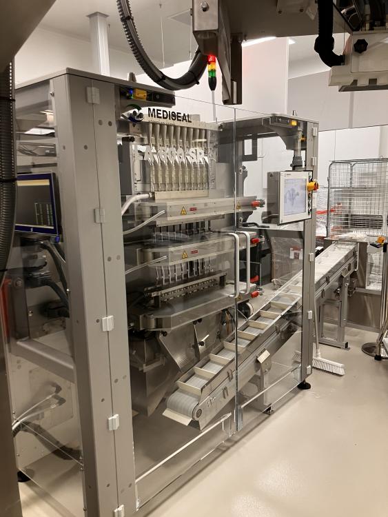 Machine pour stickpack pour granules MEDISEAL LA600SP